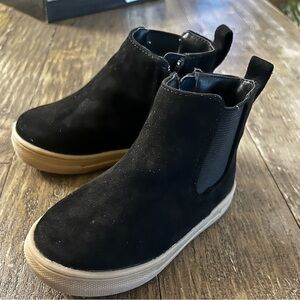 GAP Kids Black Suede and Tan Chelsea High Top Sneaker 6